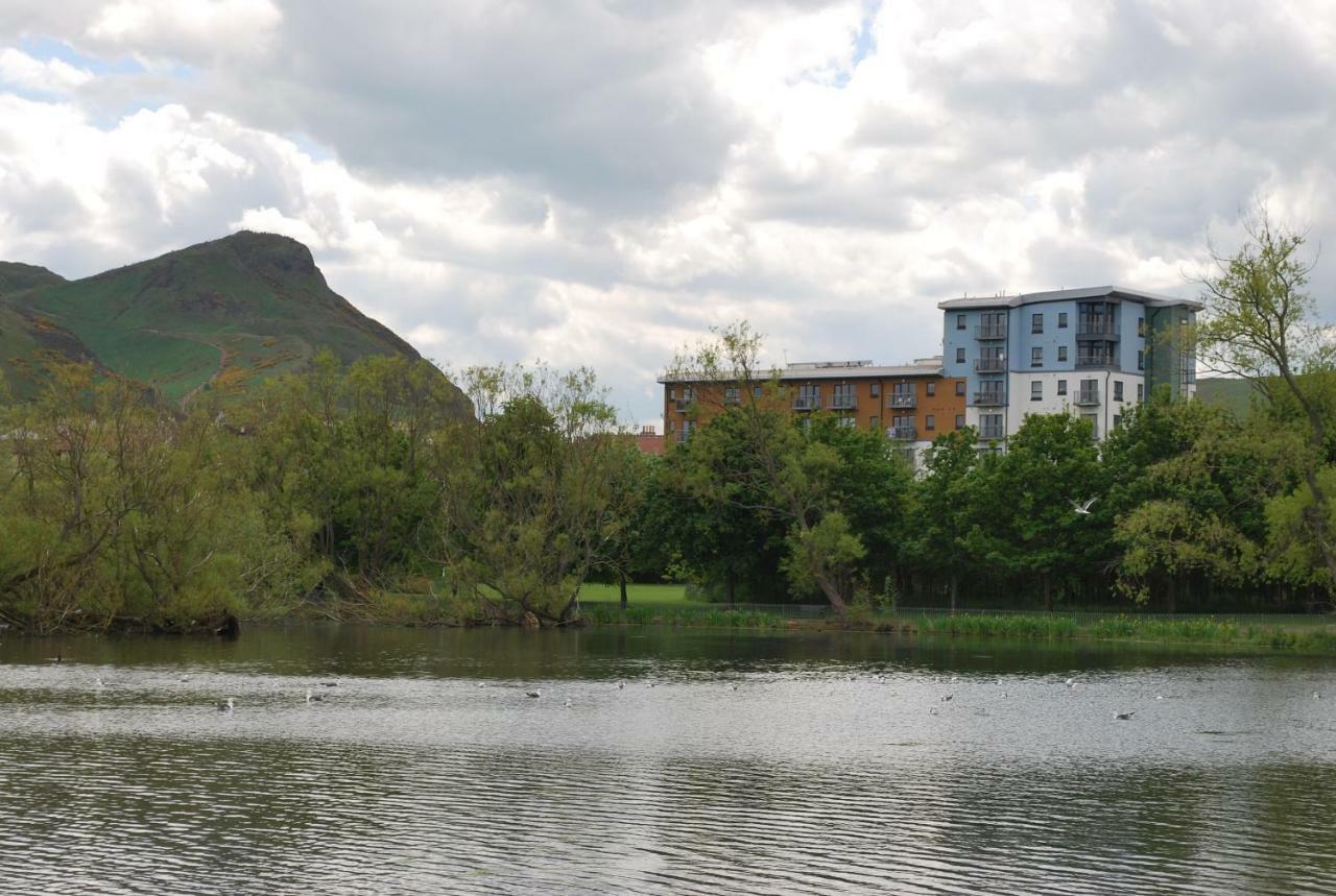 Lochend Park View Apartment Édimbourg Extérieur photo